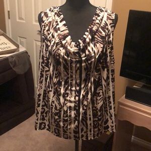 Pretty 2X sleeveless work blouse